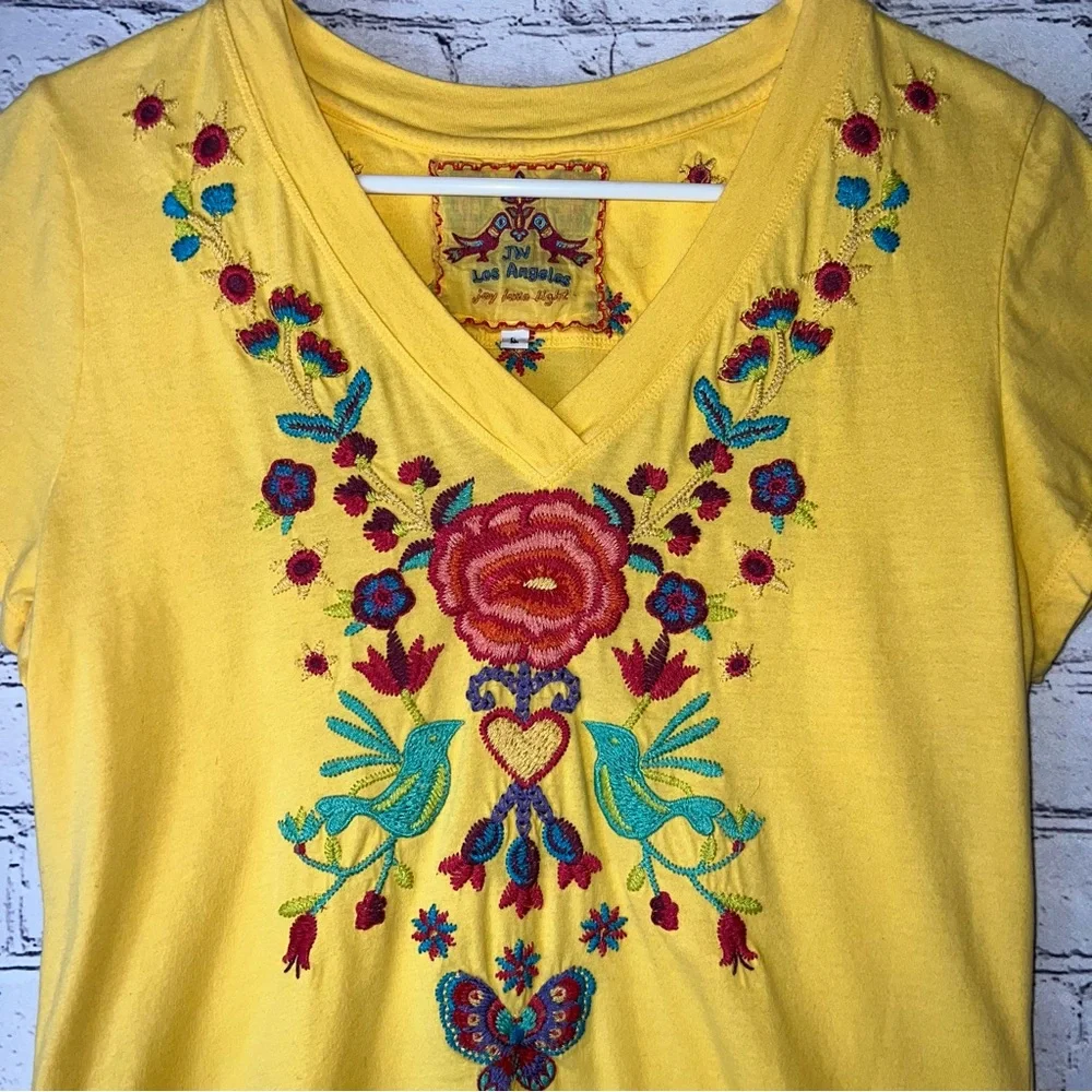 Johnny Was Los Angeles Embroidered V-Neck Yellow Fitted Tee - Picture 2 of 6
